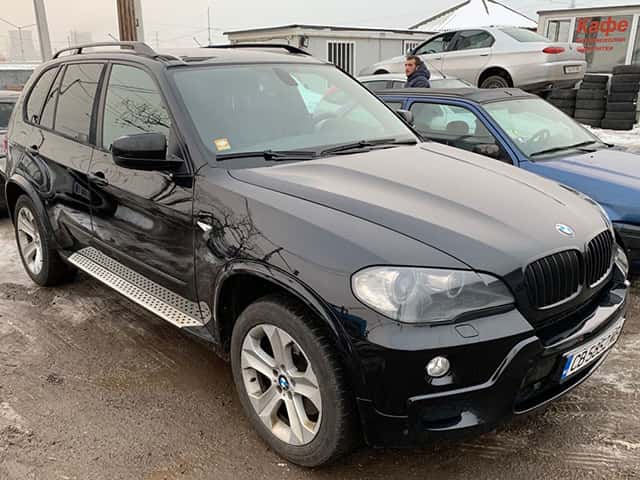 Инфинити QX70 луксозен джип под наем, наличен само при нас BMW X5 луксозен джип под наем, наличен само при нас